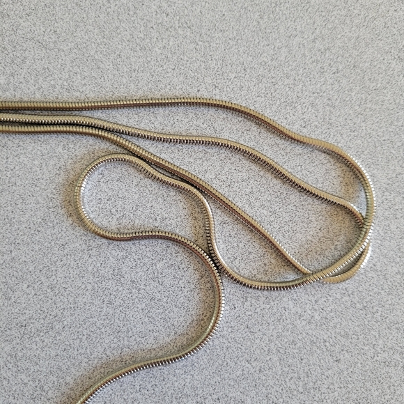 INGE CHRISTOPHER clutch with chain, snake skin fabric,gray, NWOT - Picture 4 of 4